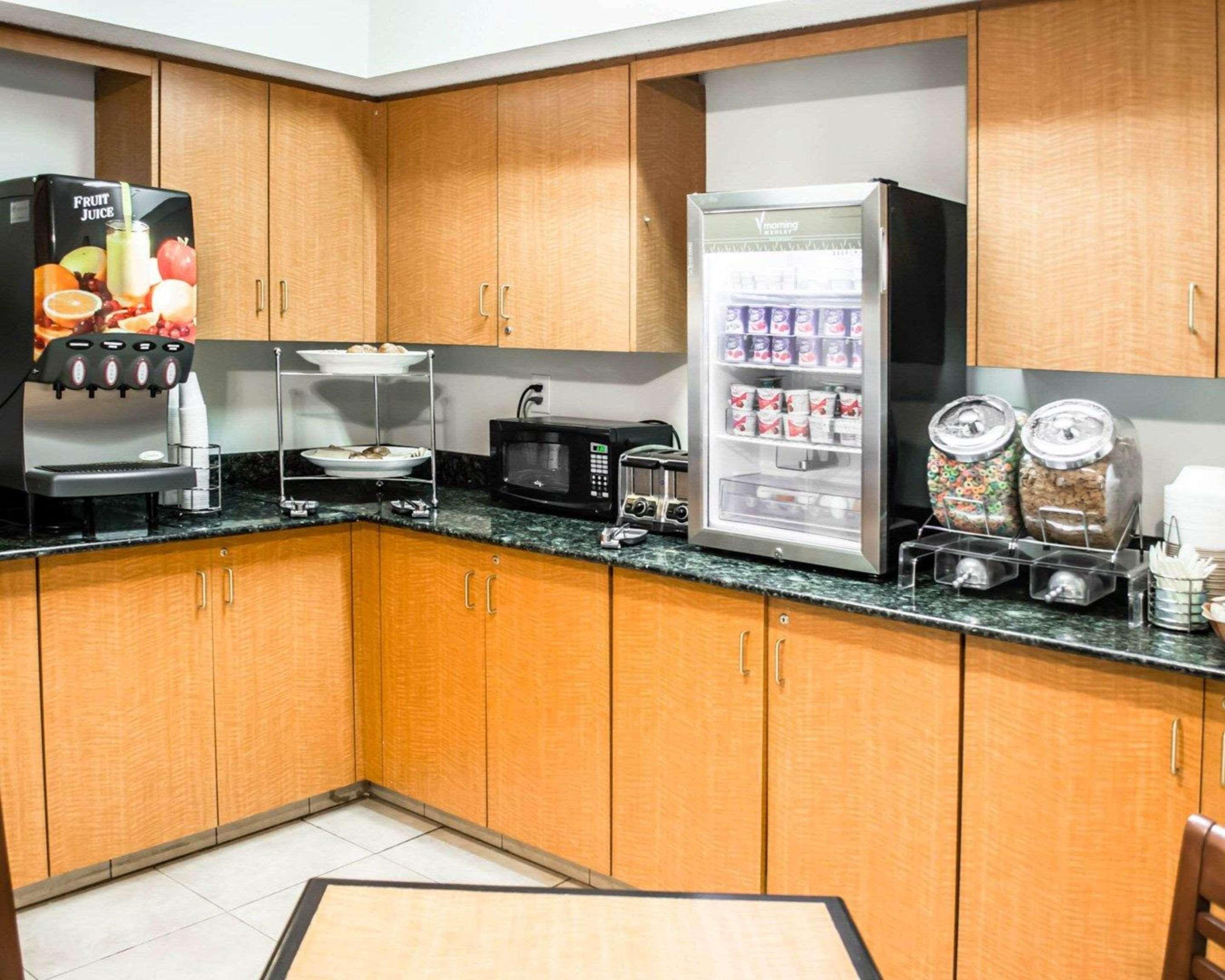 Sleep & - Petersburg South Hotel 3*